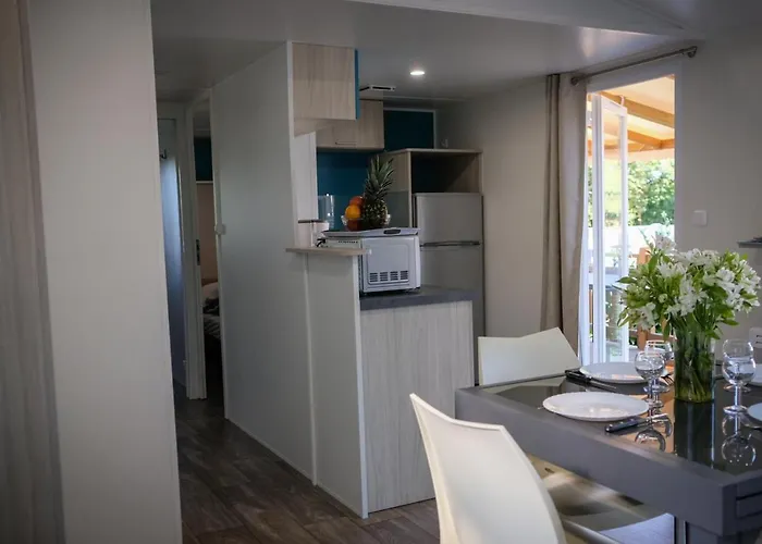 Campsite Mobil Xxl 4 - Le Domaine D'oleron