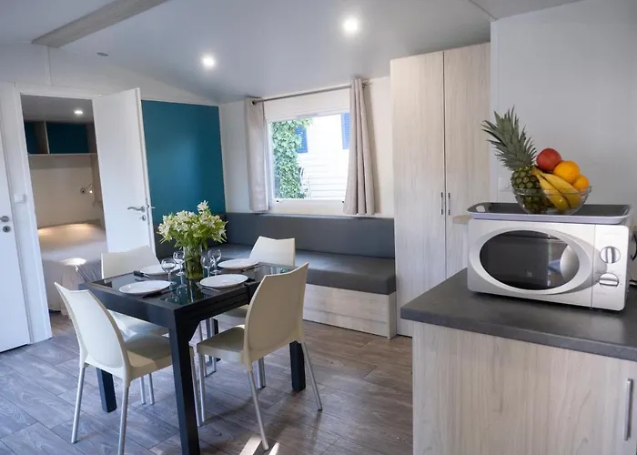 Campsite Mobil Xxl 4 - Le Domaine D'oleron Foulerot